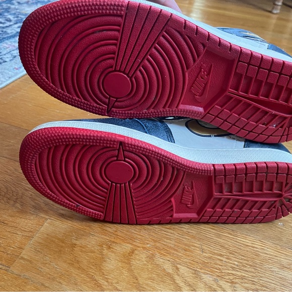 Air Jordan Youth- size 6.5 / Take Flight - Picture 2 of 4